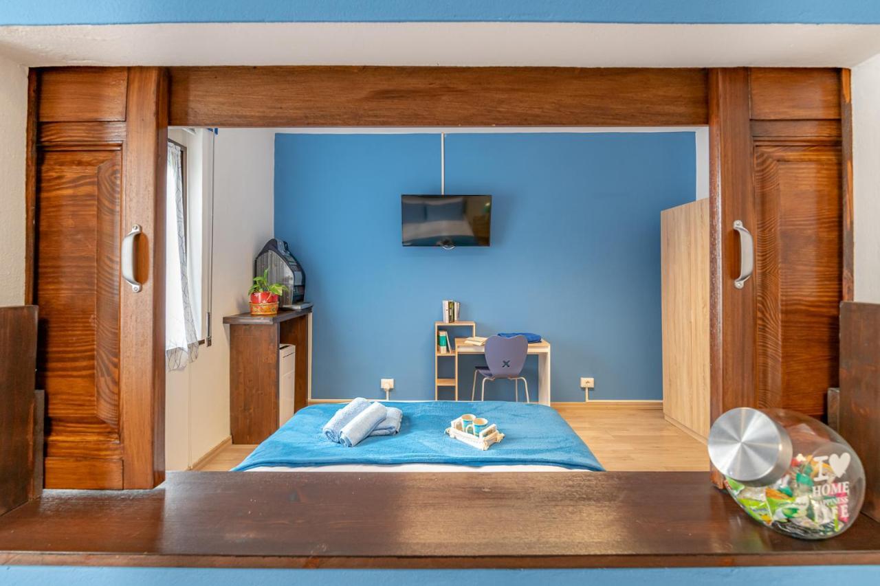 Bilocale Blue Relax Lägenhet Erba Exteriör bild